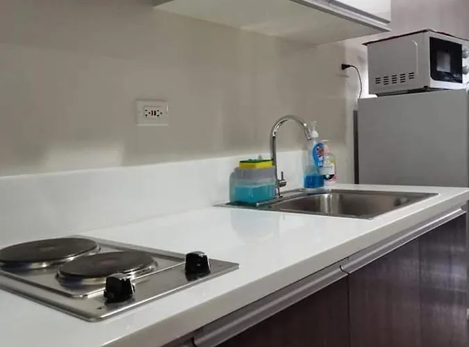 Fully Furnished 1 Bedroom With Balcony In Air Residences Makati Philippines 4* Manila