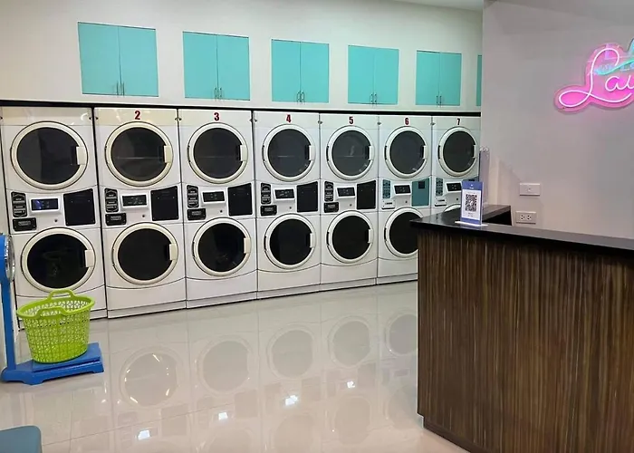 Fully Furnished 1 Bedroom With Balcony In Air Residences Makati Philippines Aparthotel